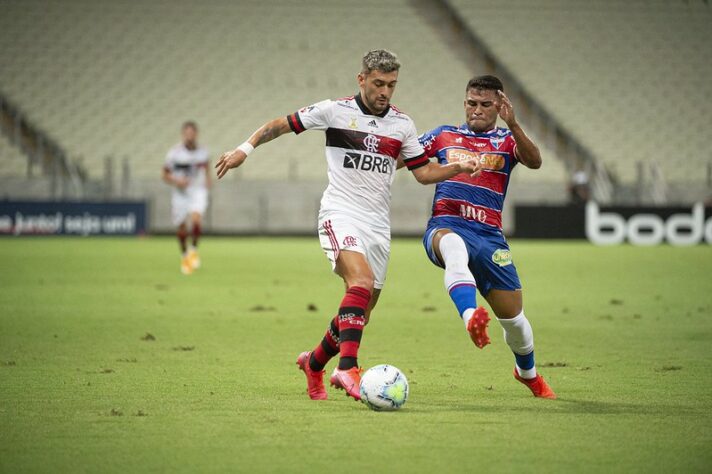 7 – FLAMENGO: 14 pontos em 7 jogos. Quatro vitórias, dois empates e uma derrota. Treze gols marcados e dez sofridos. 66,67 % de aproveitamento.