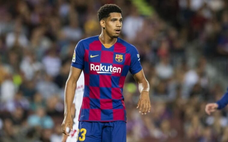 Ronald Araújo (Zagueiro - 23 anos - Barcelona) - Valor de mercado: 35 milhões de euros (R$ 192,5 milhões).