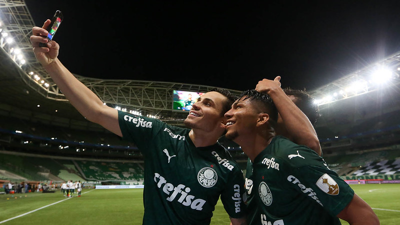 7 - Volta da força no Allianz Parque – Abel Ferreira e sua comissão técnica deram continuidade ao trabalho começado por Andrey Lopes da recuperação da imponência alviverde em sua própria casa, o Allianz Parque, e atingiram a maior sequência de vitórias da história do novo estádio: nove triunfos consecutivos. Os jogos foram: 5 x 0 Tigre (Andrey), 3 x 0 Atlético-MG (Andrey), 1 x 0 Red Bull Bragantino (Abel), 3 x 0 Ceará (Abel), 2 x 0 Fluminense (Abel), 3 x 0 Athletico-PR (Abel), 5 x 0 Delfín-EQU (Abel), 3 x 0 Bahia (Victor Castanheira – auxiliar), 3 x 0 Libertad-PAR (Abel).