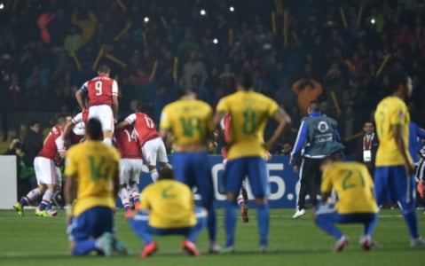 Em 2011, na Copa América, Brasil e Paraguai ficaram no zero a zero no tempo normal e na prorrogação. Entretanto, nos pênaltis, a Seleção Brasileira desperdiçou quatro cobranças e foi eliminada.