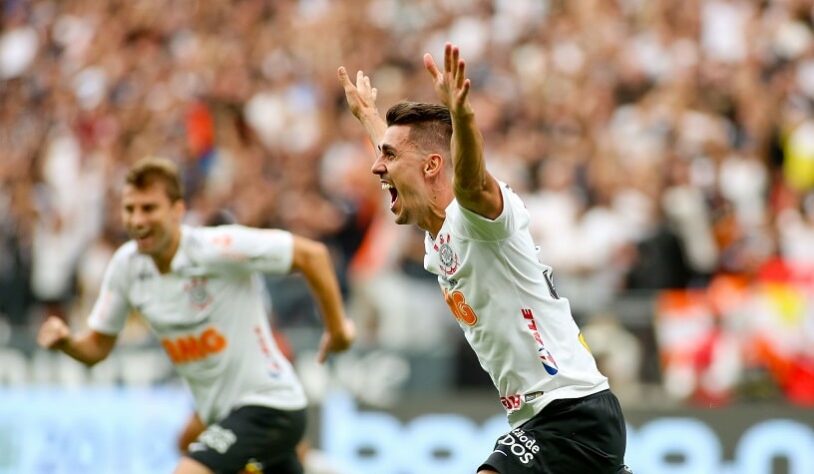 Avelar tem dois gols na Arena contra o São Paulo, um deles sendo na final do Paulistão de 2019, além de um gol marcado contra o Flamengo, contra o Avenida, Oeste e Santos.