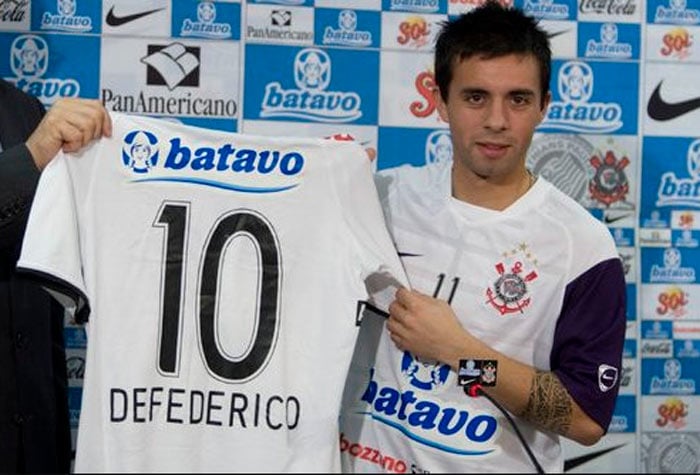 Defederico - O argentino chegou ao Corinthians em 2009 e era visto como o "novo Messi", mas não conseguiu fazer boas atuações no Timão.