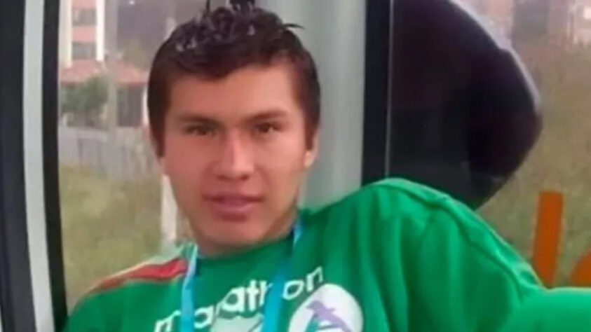 No final de maio, Deibert Guzmán, que atuava pelo Universitário de Beni, da segunda divisão boliviana, morreu aos 25 anos por conta do novo coronavírus. O jogador foi o primeiro caso confirmado de falecimento pela doença no futebol profissional.