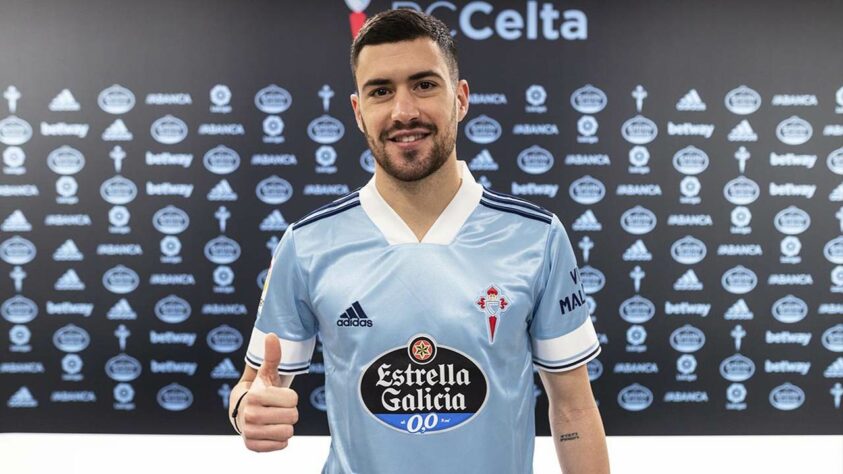 FECHADO - O Celta de Vigo contratou por empréstimo o zagueiro, Aaron Martin, ex-Mainz 05. O jogador chega com uma opção de compra a ser ativada pelos espanhóis.