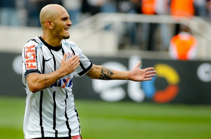 FÁBIO SANTOS - Corinthians (C$ 7,17) - Antes do jogo com o Palmeiras, o Timão sofreu apenas um gol nas sete partidas anteriores. Atuando contra o Sport em casa, acreditamos que essa solidez defensiva retornará. Fábio ainda é o cobrador de pênaltis da equipe.