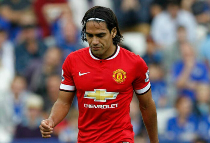 Em 2014 o Manchester United resolveu apostar em Falcao García. Mas o que se viu foi um jogador enfrentando sérios problemas físicos e mal tecnicamente. Assim o clube inglês o devolveu para o Monaco.