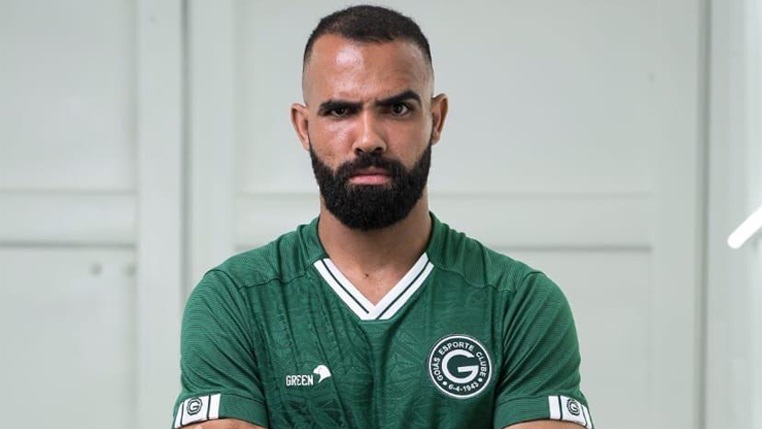 Sandro - O volante, que retornou ao futebol brasileiro após 10 anos, não se destacou no Goiás e sairá no fim do ano.  
