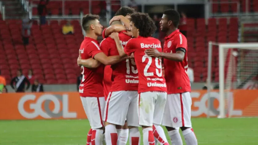 8 – INTERNACIONAL: 15 pontos em 9 jogos. Quatro vitórias, três empates e duas derrotas. Treze gols marcados e dez sofridos. 55,5% de aproveitamento.