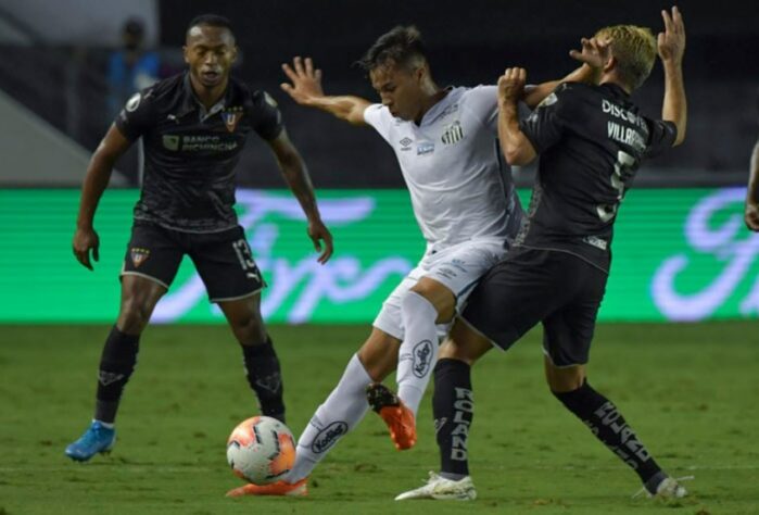 LDU - Sobe: souberam pressionar o Santos mesmo jogando fora de casa e encaixaram a marcação, não permitindo que o ataque brasileiro fizesse grandes coisas. / Desce: faltou mais efetividade por parte da LDU. Apesar do gol, criou pouco.