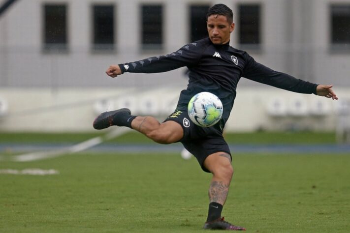 O atacante LUIZ OTÁVIO atuou em 15 partidas e marcou dois gols com a camisa alvinegra. Suas chances oscilaram muito até o momento na equipe.