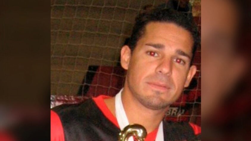 Ex-jogador de futsal, LECO morreu aos 44 anos no dia 3 de maio. Com passagens por Flamengo, Vasco e Botafogo, ele era comentarista do SporTV.