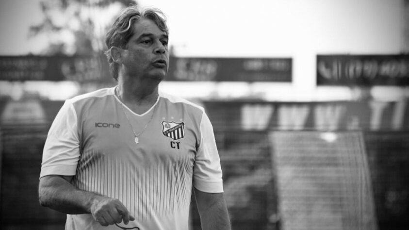 Bragantino: Marcelo Veiga – Icônico treinador do futebol brasileiro, Veiga fez história pelo Bragantino. Foram 516 jogos à frente do Massa Bruta em seis passagens. Infelizmente, morreu no dia 14 de dezembro de 2020 por causa da Covid-19.