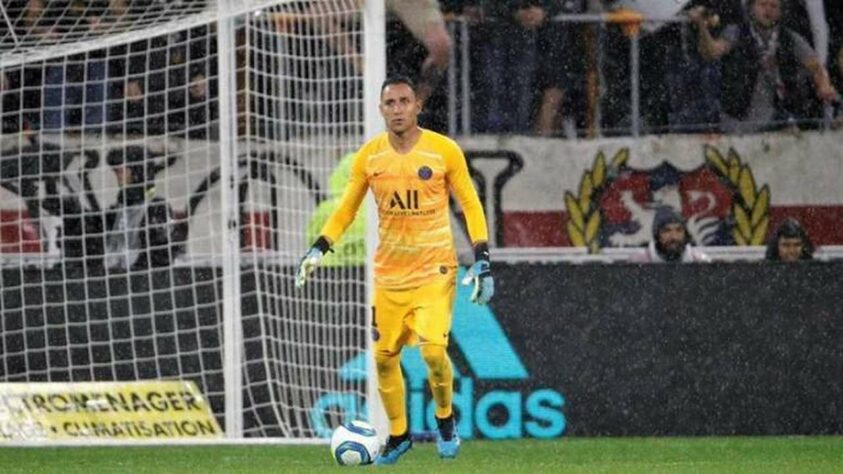 ESQUENTOU - Mais uma vez, o nome do goleiro costarriquenho Keylor Navas, do Paris Saint-Germain, é colocado como sendo alvo da Major League Soccer (MLS) onde o Inter Miami seria a equipe interessada em fazer a estrelada contratação. A informação é do portal espanhol TODOFICHAJES.