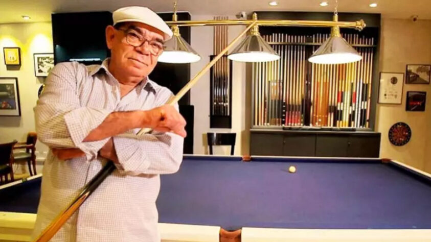 Lenda da sinuca, RUI CHAPÉU morreu em 29 de fevereiro, aos 79 anos. Responsável por popularizar o esporte, ele teve um infarto fulminante.