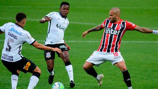 Em um jogo frio na noite desse domingo (13), o Corinthians venceu o São Paulo pelo placar mínimo, jogando na Neo Química Arena, pela 25ª rodada do Campeonato Brasileiro. O Tricolor não fez boa partida, com atuações ruins de Daniel Alves, Reinaldo e Brenner. Confira as notas dos jogadores do São Paulo no LANCE! (por Redação São Paulo)