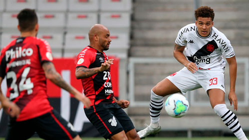 Jonathan - 34 anos - Athletico-PR - Lateral - Contrato até: 28/02/2021 - O vínculo do lateral com o Furacão se encerra no final de fevereiro e, o clube não sabe se irá liberá-lo ou tentará permanecer com ele por mais tempo.