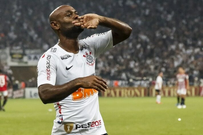 18) Vagner Love - 1 gol - marcou o gol do título Paulista em cima do rival em 21 de abril de 2019