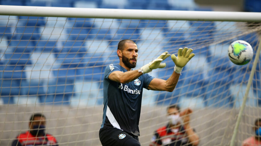 O goleiro Vanderlei agora veste a camisa do Grêmio.