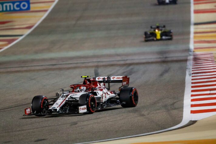 Antonio Giovinazzi com a Alfa Romeo. 