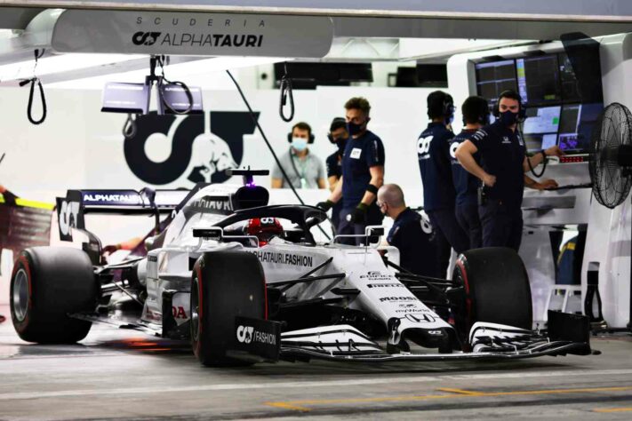 Daniil Kvyat teve dia animador em Sakhir.