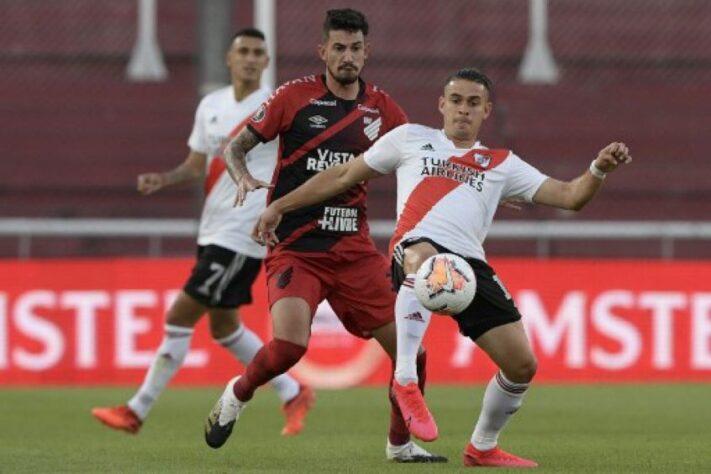 River Plate (Argentina), Racing (Argentina), Nacional (Uruguai) e Libertad (Paraguai) também estão classificados. O Palmeiras enfrentará os paraguaios nas quartas, enquanto o Peixe aguarda o resultado de Grêmio e Guaraní. Outro confronto já está definido: Nacional e River Plate.