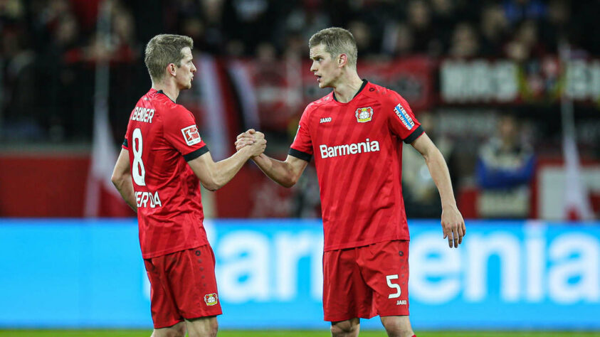 O volante Lars Bender atua pelo Bayer Leverkusen desde 2009.