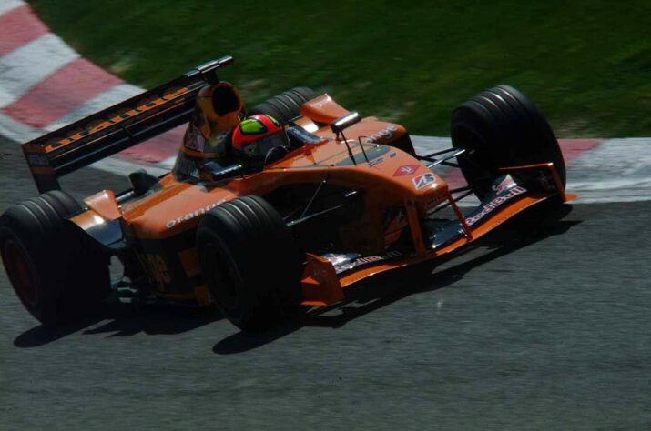 Enrique Bernoldi correu dois anos na Arrows. A equipe, no entanto, faliu e o brasileiro encerrou sua breve passagem na F1