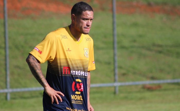 Camisa 10 que ganhou projeção no Grêmio e depois rodou por Flamengo e Atlético-MG, CARLOS EDUARDO está no Brasiliense.