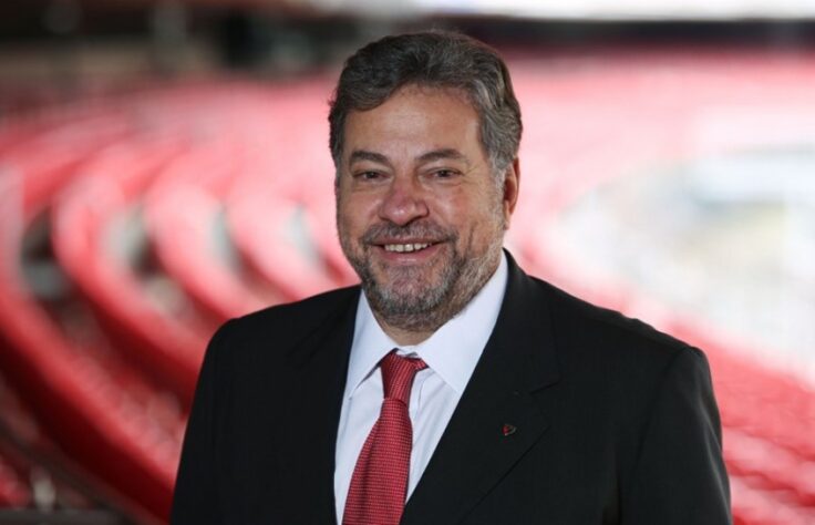 Casares - Curiosamente, na época do encerramento da parceria, Julio Casares, atual presidente do São Paulo, era vice de marketing do Tricolor;