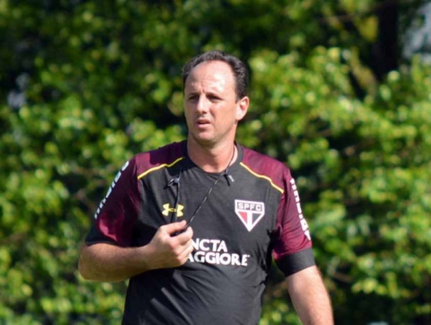 ATRITO COM ROGÉRIO CENI - Uma das polêmicas mais fortes da 'Era Leco' foi a rusga entre ele e o ídolo do São Paulo, Rogério Ceni. Em 2017, Ceni foi contratado para ser o treinador da equipe, mas não alcançou os resultados esperados e foi demitido. A decisão fez o Mito ficar chateado e atacar Leco, dizendo que 'os canalhas também envelhecem'. 