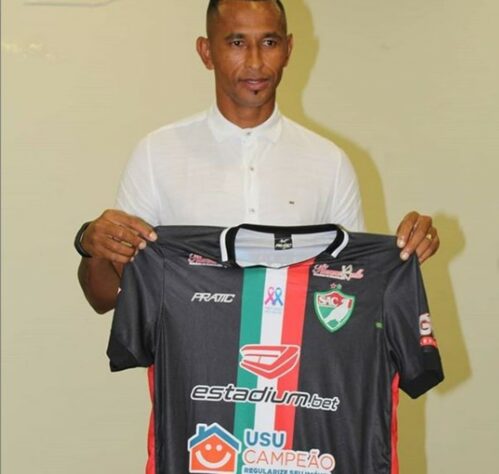 Aos 38 anos e com a vivência de ter defendido Fluminense, Santa Cruz, América-RN, Ceará e clubes asiáticos, CIEL hoje é a referência do Salgueiro.