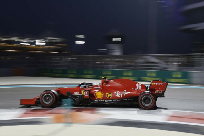 Vettel está de despedida da Ferrari. 