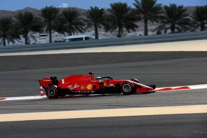 Sebastian Vettel teve muitas dificuldades. 
