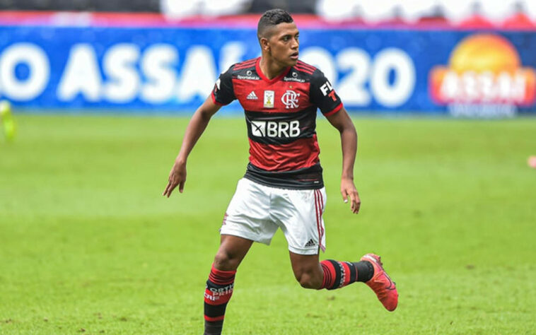 Pedro Rocha: deu adeus ao Flamengo recentemente com apenas 11 jogos disputados. Ele é do Spartak Moscou, da Rússia, e o clube poderia emprestá-lo novamente. Tem valor de mercado de R$ 15,3 milhões.
