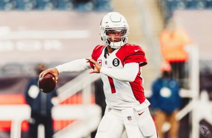 10º Kyler Murray - Outro que já esteve melhor colocado e caiu nas últimas semanas. Ainda assim, Murray produz bastante pelo ar e com suas pernas, além de poder bater recorde de TDs corridos por um QB.