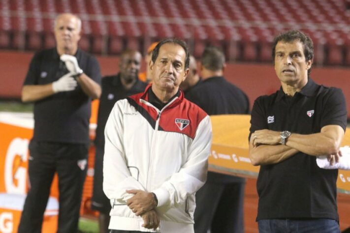 Em abril de 2015, Muricy Ramalho deixou o comando do São Paulo, em 'comum acordo'. Na época, o treinador passava por problemas de saúde e disse que não era uma despedida, mas sim um 'até logo'.