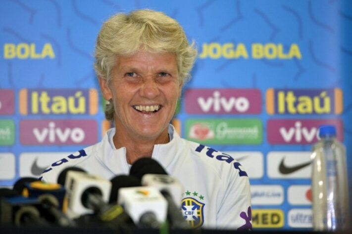 Pia Sundhage – “A Pia Sundhage trará uma nova cara ao time nessa temporada, remanejando algumas jogadoras e revendo as estratégias de jogo da seleção. Será um período favorável da seleção sob a gestão dela, embora bastante desafiador”.