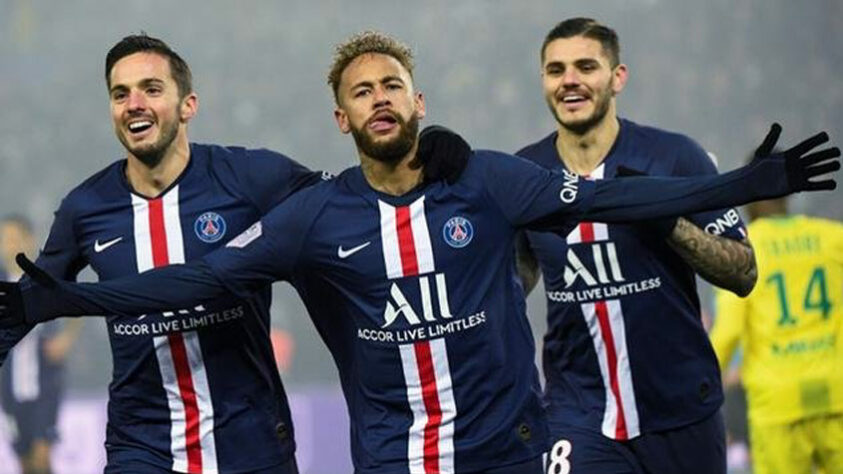 PSG (26 títulos) - O PSG ganhou 26 canecos. Foram 6 títulos do Campeonato Francês, 7 Supercopas da França, 7 Copas da França e 6 Copas da Liga.