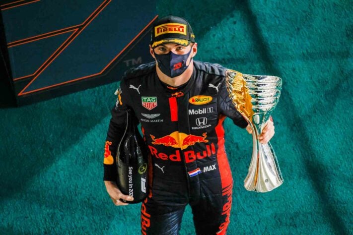 27º - Max Verstappen (Automobilismo): receita em 2020 - 42,5 milhões de dólares (aproximadamente R$ 217,72 milhões)