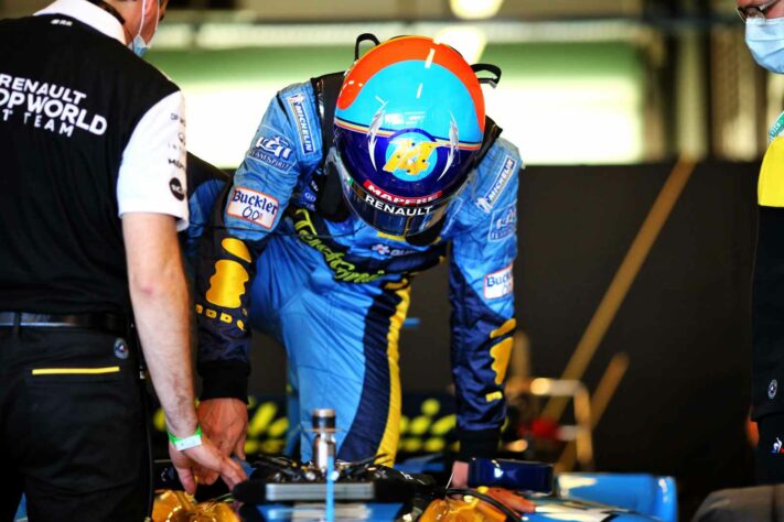 Fernando Alonso preparou uma surpresa especial em Abu Dhabi.
