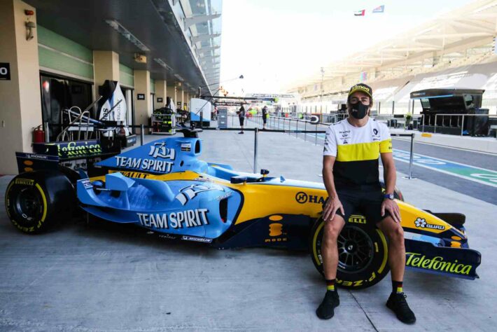 Piloto guiou o Renault R25, o carro do primeiro título mundial.