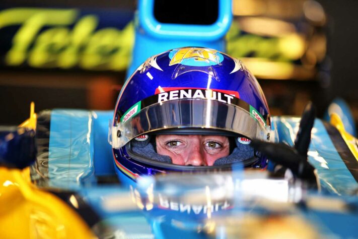 Fernando Alonso no cockpit.