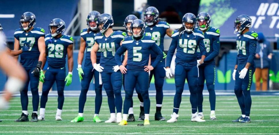 5º Seattle Seahawks (11-4): O setor defensivo cresceu na reta final da temporada e nem parece aquele time que sofreu nas primeiras semanas do ano.