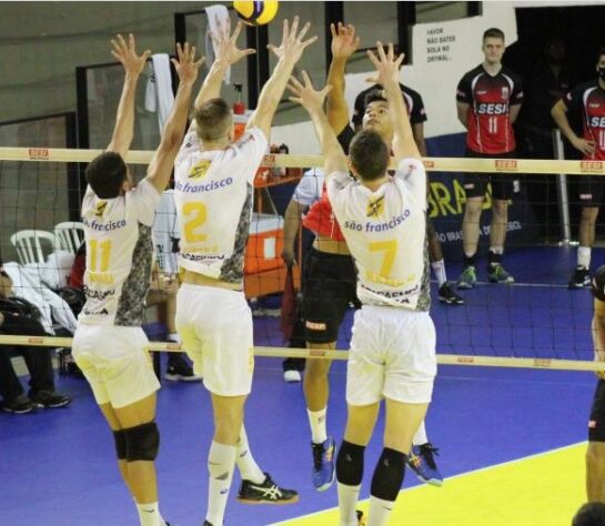 A Superliga Masculina e Feminina tiveram a edição de 2019/2020 encerradas. A temporada de 2020/2021 começou em setembro. O Campeonato Italiano de Vôlei também foi cancelado.