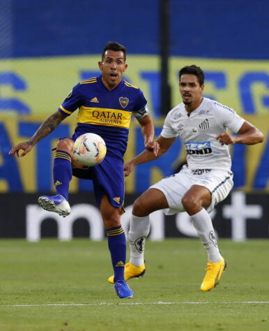 O Santos jogou bem, segurou o Boca Juniors e arrancou um empate de 0 a 0 na noite desta quarta-feira em La Bombonera, na primeira partida das semifinais da Copa Libertadores da América. A segurança de Lucas Veríssimo (foto) na zaga e a estratégia do técnico Cuca foram os destaques do Peixe na Argentina. Confira as notas do Santos no LANCE! (por Diário do Peixe)