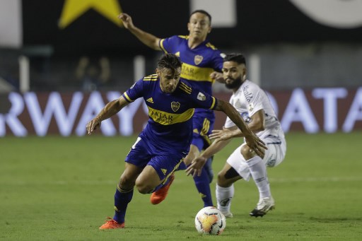 Boca Juniors - Sobe: Andrada – O goleiro argentino evitou uma humilhação do time argentino na Vila Belmiro. Fez pelo menos duas grandes defesas e não teve culpa nos gols do Peixe. / Desce: Carlos Tevez – Algoz no passado, o atacante argentino não viu a cor da bola tanto na Bombonera, quanto na Vila. Vai ter pesadelos com Alison. 