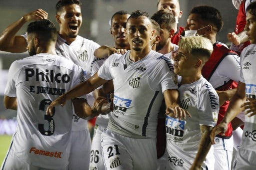 TOP: Em outra grande atuação, o Santos venceu o Boca Juniors na Vila por 3 a 0 e garantiu vaga na final da Copa Libertadores.