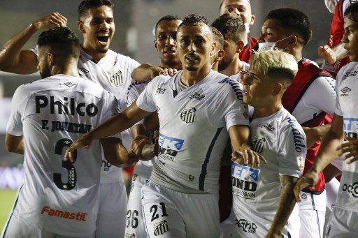 8º colocado – Santos (45 pontos/29 jogos): 0.099% de chances de ser campeão; 18.9% de chances de Libertadores (G6); 0.00% de chances de rebaixamento.