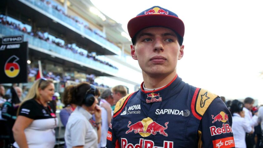 Max Verstappen - 17 anos, 5 meses e 15 dias.