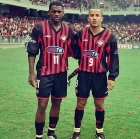 Kléber Pereira e Alex Mineiro- Athletico-PR: Dupla marcante na história do Furacão, conquistou dois Estaduais (2001 e 2002) e o Brasileirão de 2001 pelo clube.